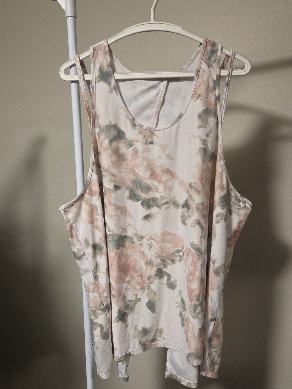 Floral Scoop Neck Tank Top in Blush and Sage Size 2X
